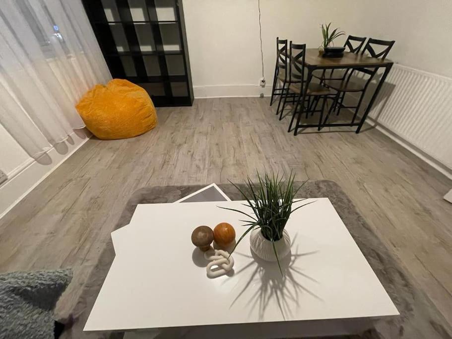 Spacious 2 Bedroom On Tower Bridge Λονδίνο Εξωτερικό φωτογραφία