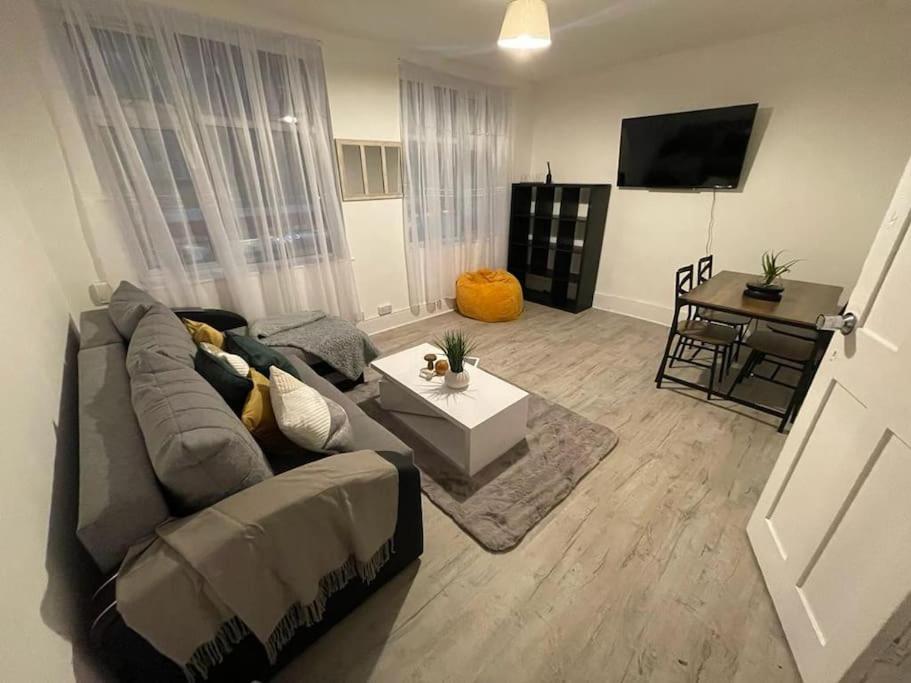 Spacious 2 Bedroom On Tower Bridge Λονδίνο Εξωτερικό φωτογραφία