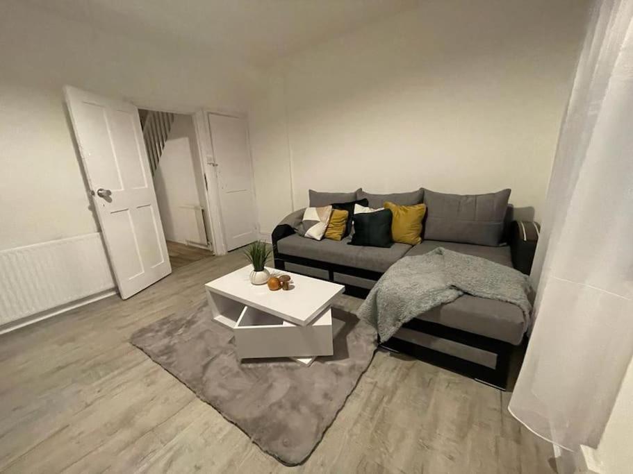 Spacious 2 Bedroom On Tower Bridge Λονδίνο Εξωτερικό φωτογραφία